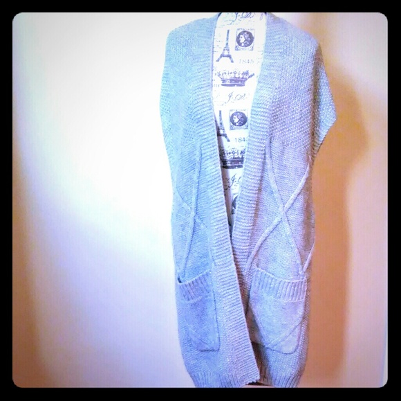 Ann Taylor Sweaters - ANN TAYLOR Cozy Knitted Sleeveless Gray Cardigan